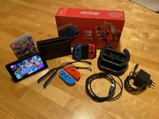 Nintendo Switch Konsole mit Joy-Con