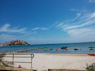 Calvi, Korsika: Studio Wohnung 50 Meter von Strand