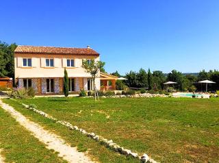 Superb Villa in der Nähe Simiane la Rotonde