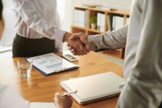 IHR SCHNELLES UND ZUVERLÄSSIGES KREDITANGEBOT 