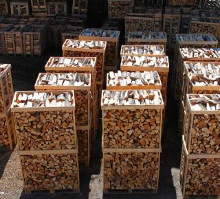 Kammergetrocknetes Brennholz unter 20%