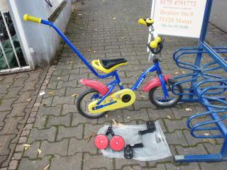 (159) 10 Zoll LAUFRAD (mit Pedalen und Stützrädern) und Rücktrittsbremse 
