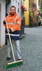 Neuartiger Besen für Gartenlaub und mehr - ein Hingucker - 