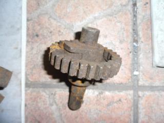 BMW R 75 Wehrmacht Original  Zwischenrad starter, Kegelradwelle zum Starterhebel